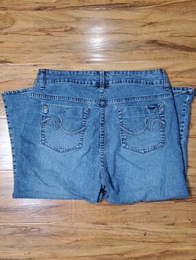 Duplex Denim Capris Size 14